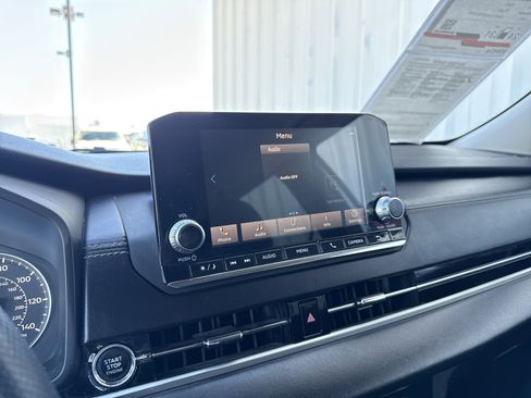 Used 2022 Mitsubishi Outlander ES image 16