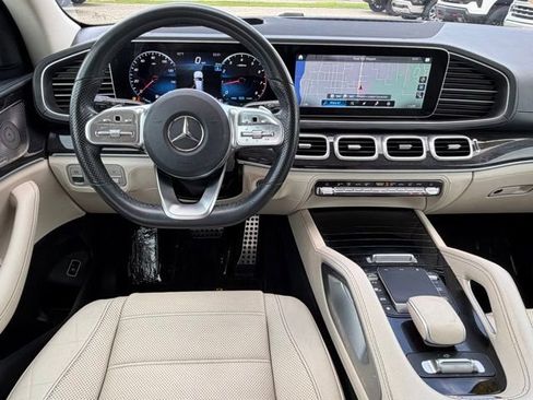 Used 2022 Mercedes-Benz GLS 450 4MATIC image 16