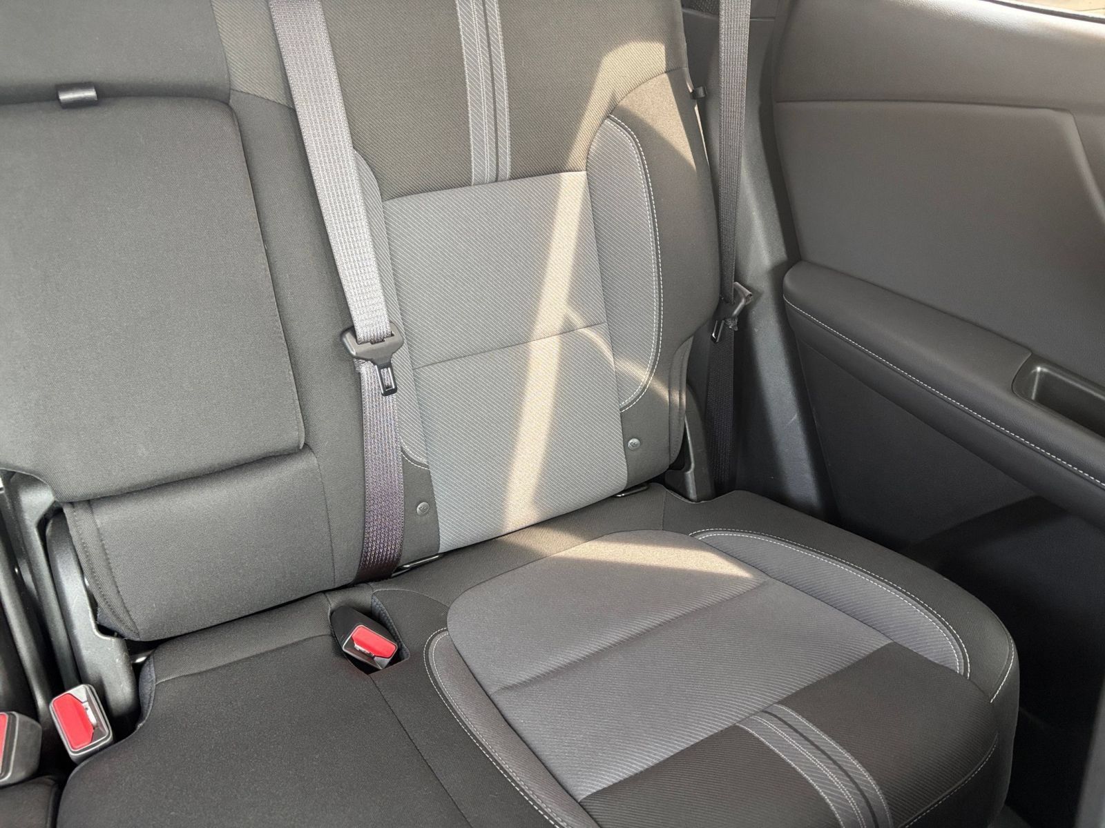 Used 2025 Chevrolet Blazer LT FWD image 37