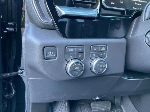 New 2026 GMC Sierra 1500 SLT w/ SLT Premium Plus Package AWD/4WD image 7