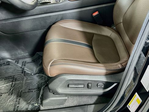 Used 2025 Honda Pilot Elite image 19