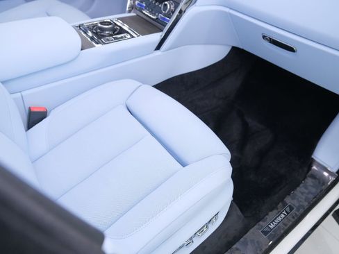 Used 2026 Rolls-Royce Cullinan image 46