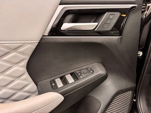 Used 2024 Mitsubishi Outlander SEL image 11