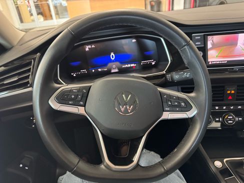 Used 2024 Volkswagen Jetta SE w/ Panoramic Sunroof Package FWD image 27