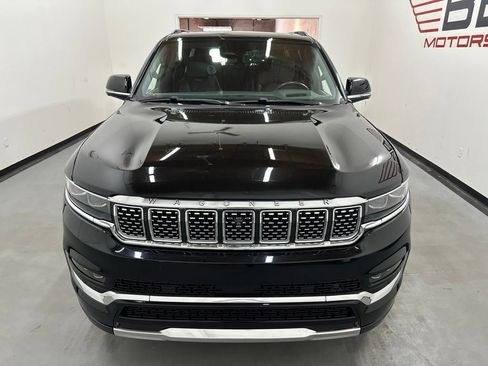 Used 2024 Jeep Grand Wagoneer Series III AWD/4WD image 3