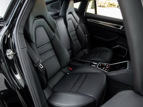 Certified 2023 Porsche Panamera GTS image 38