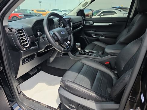 Used 2025 Ford Ranger Lariat w/ Black Appearance Package AWD/4WD image 9