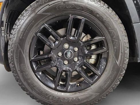 Used 2024 Land Rover Defender 110 S image 23