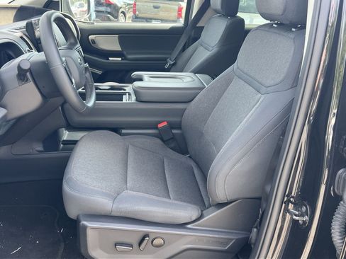 Used 2025 Ford Expedition Active AWD/4WD image 13