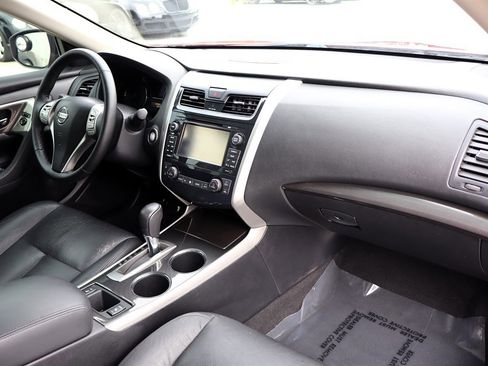 Used 2013 Nissan Altima 2.5 SL w/ Technology Pkg FWD image 18