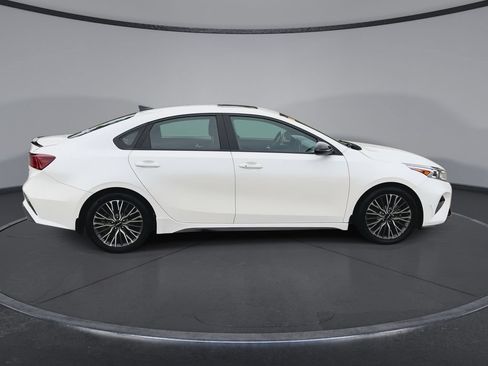 Used 2023 Kia Forte GT-Line w/ GT-Line Premium Package FWD image 9