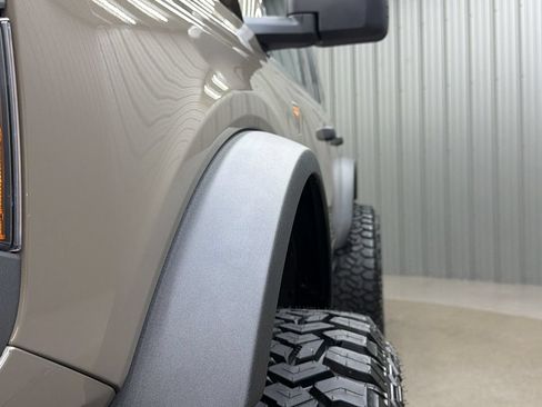 Used 2025 Ford Bronco Badlands AWD/4WD image 13