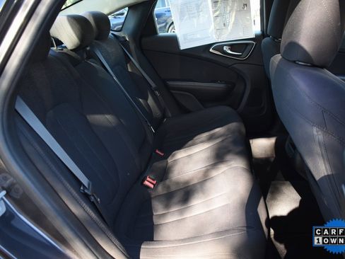 Used 2015 Chrysler 200 Limited w/ Convenience Group image 23
