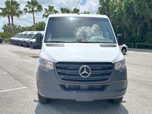 Used 2025 Mercedes-Benz Sprinter 2500 image 15