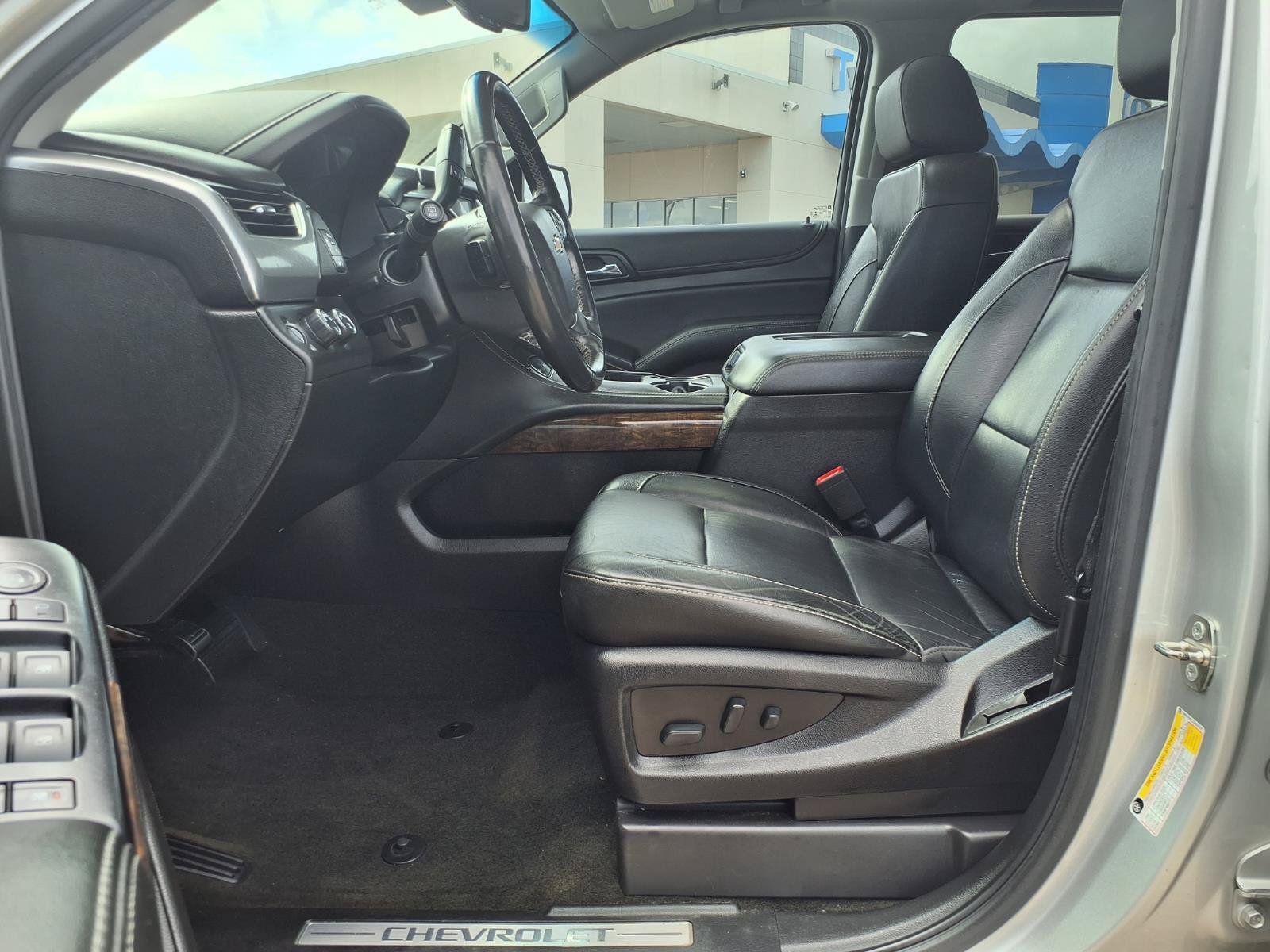 Used 2018 Chevrolet Suburban LT AWD/4WD image 15