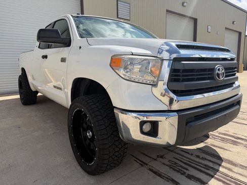 Used 2015 Toyota Tundra SR5 RWD image 3