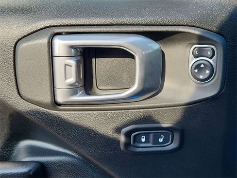 Used 2021 Jeep Wrangler Sport S image 22