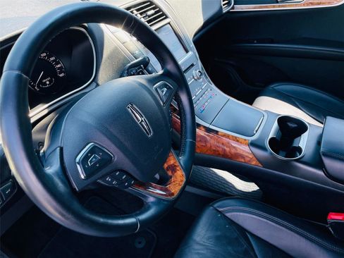 Used 2016 Lincoln MKX Reserve w/ Climate Package FWD image 8