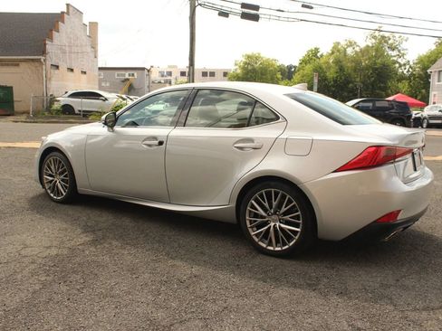 Used 2017 Lexus IS 200t RWD image 9