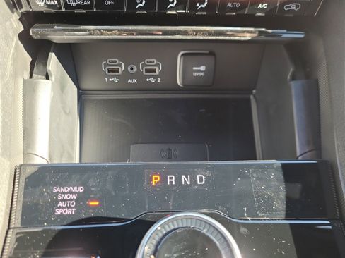 New 2025 Jeep Grand Cherokee Limited w/ Luxury Tech Group II image 33