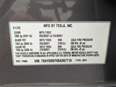 Used 2025 Tesla Model Y Performance image 29