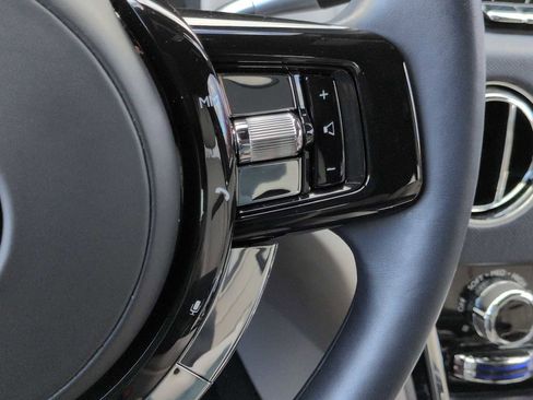 Used 2022 Rolls-Royce Cullinan image 25