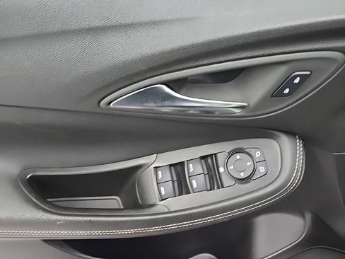 Used 2025 Buick Encore GX Preferred FWD image 11