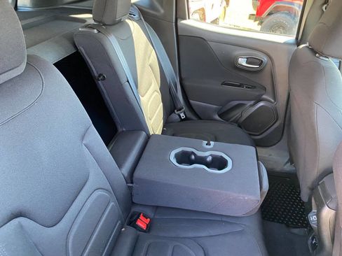 Used 2021 Jeep Renegade Latitude w/ Convenience Group image 20