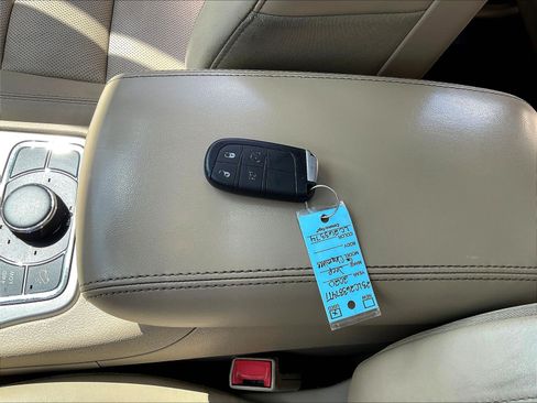 Used 2020 Jeep Grand Cherokee Limited w/ Luxury Group II AWD/4WD image 35