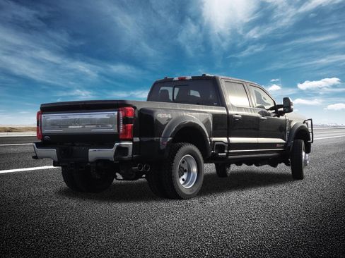 Used 2025 Ford F450 King Ranch w/ Chrome Package image 23