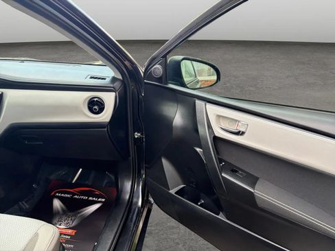 Used 2019 Toyota Corolla LE FWD image 19