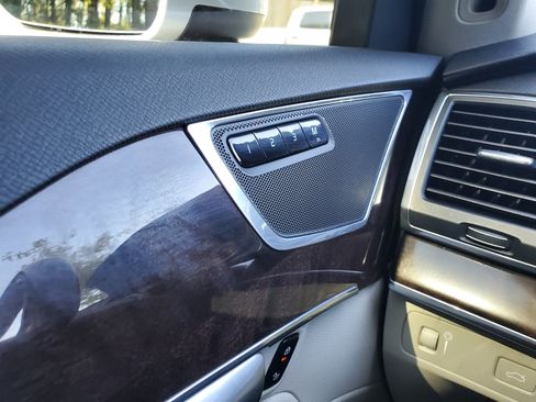 Used 2019 Volvo XC90 T5 Momentum w/ Advanced Package image 17