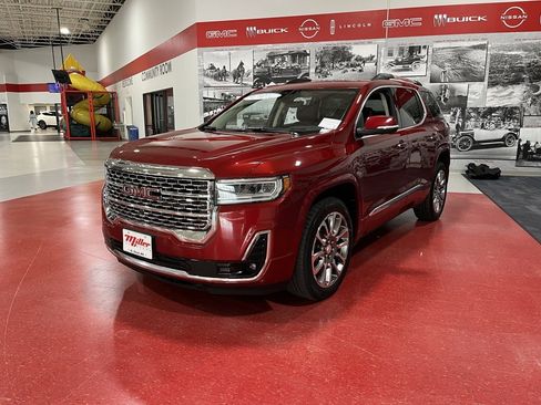 Used 2023 GMC Acadia Denali w/ Denali Ultimate Package image 8