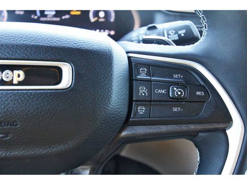 Used 2023 Jeep Grand Cherokee Limited w/ Luxury Tech Group II image 24