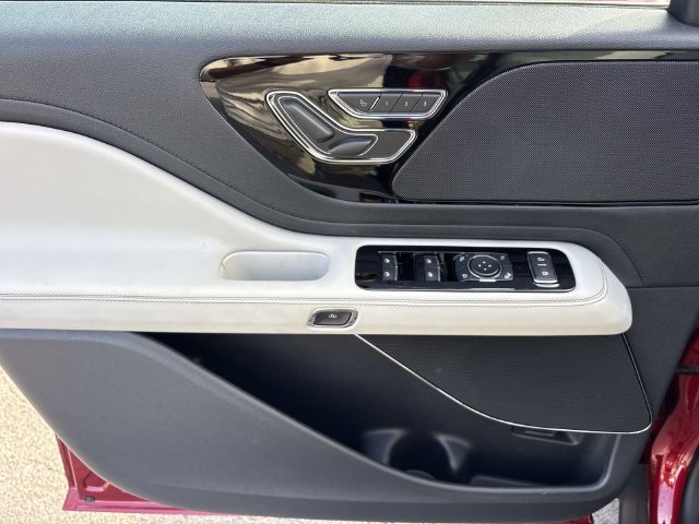 New 2027 Lincoln Aviator AWD image 21