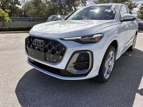 New 2025 Audi Q5 Prestige image 8