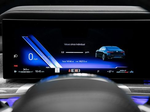 Used 2024 BMW 760i xDrive w/ Executive Package image 45