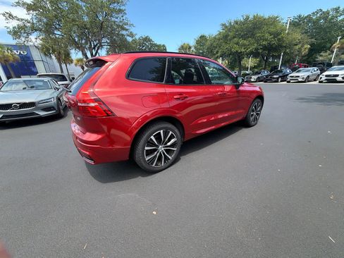 Used 2024 Volvo XC60 B5 Plus AWD/4WD image 17