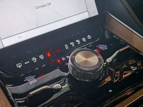 Used 2024 Jeep Grand Wagoneer Series III image 32