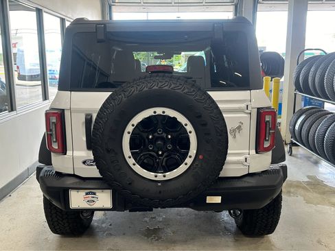 New 2026 Ford Bronco Badlands w/ Sasquatch Package AWD/4WD image 7