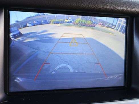 Used 2020 GMC Yukon SLT w/ Premium Edition image 4