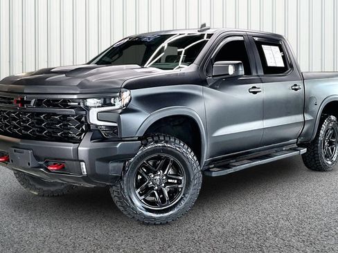 Used 2023 Chevrolet Silverado 1500 ZR2 w/ Technology Package AWD/4WD image 3