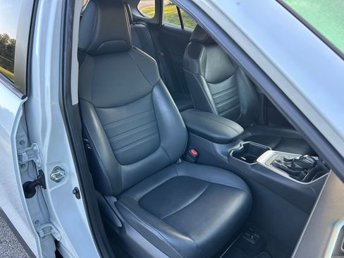 Used 2023 Toyota RAV4 XLE Premium image 15