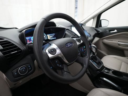 Used 2017 Ford C-MAX Titanium w/ Equipment Group 301A image 8