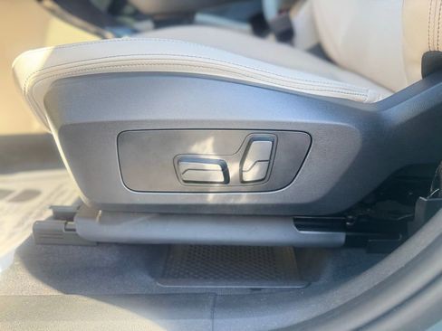 Used 2023 BMW X1 xDrive28i w/ Convenience Package image 9