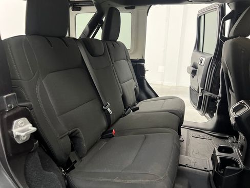Used 2022 Jeep Wrangler Unlimited Sport image 17
