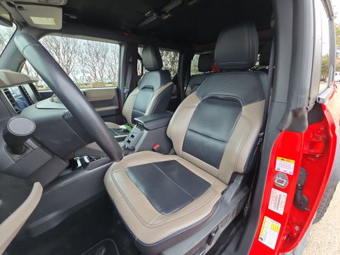 Certified 2022 Ford Bronco Wildtrak image 11