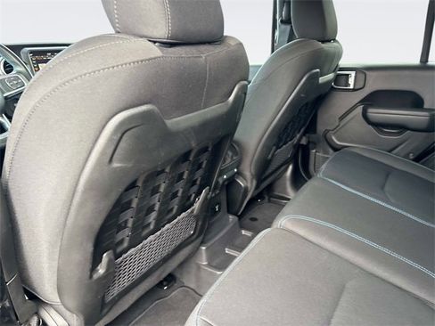 Used 2022 Jeep Wrangler Unlimited Rubicon 4xe image 17