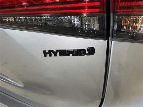 Certified 2021 Toyota Highlander XLE image 62