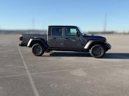 New 2026 Jeep Gladiator Sport image 15